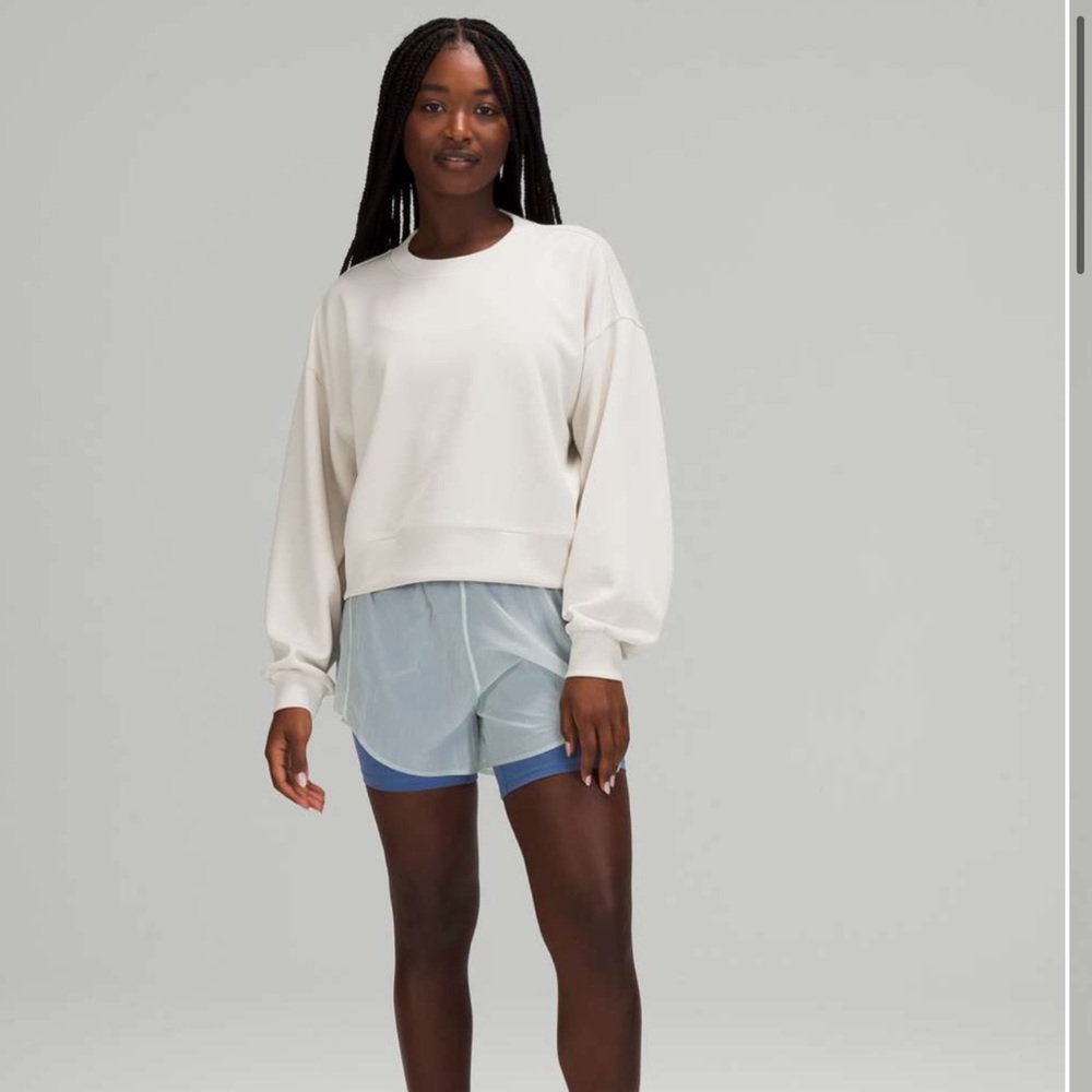 2023 Lululemon Perfectly Oversized Cropped Crew *Softstreme™
White Opal